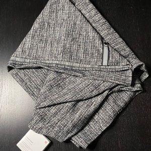 Lululemon Salt&Pepper Vinyasa Scarf NWT